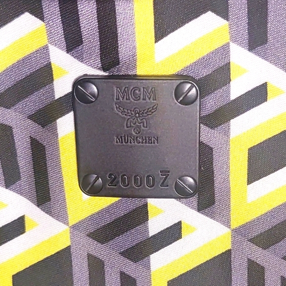 🆕🪷MCM🪷 Unisex Nylon Yellow/Black Cubic Logo Tote Bag MMT - Picture 7 of 17